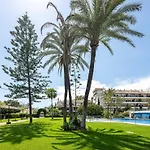 Apartment In Private Urbanization Next To The Sea Marbella