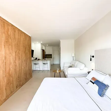 In Private Urbanization Next To The Sea Apartment *