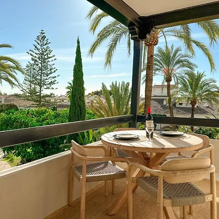 In Private Urbanization Next To The Sea Apartment *