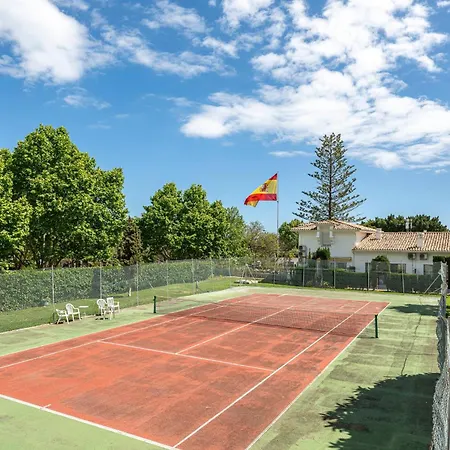 In Private Urbanization Next To The Sea דירה מארבלה