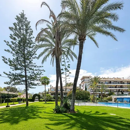 Διαμέρισμα In Private Urbanization Next To The Sea Μαρμπέλλα