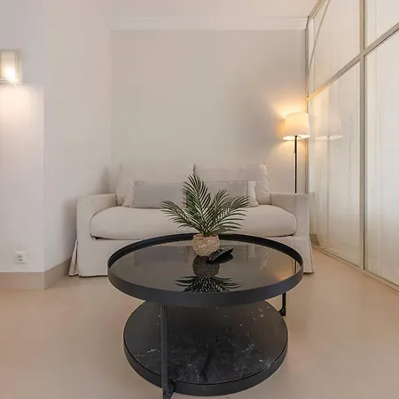 In Private Urbanization Next To The Sea Διαμέρισμα