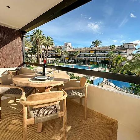 דירה In Private Urbanization Next To The Sea