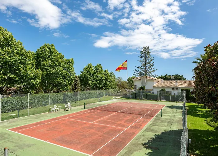 In Private Urbanization Next To The Sea Apartament Marbella