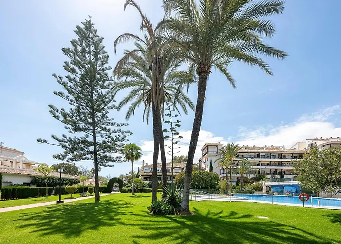 Apartamento In Private Urbanization Next To The Sea Marbella