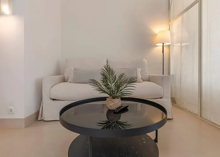 In Private Urbanization Next To The Sea Apartament